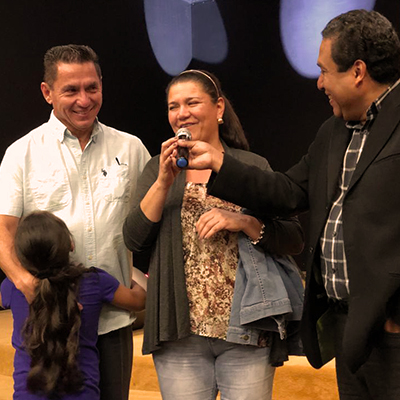 Restauración y unción en Dios Es Fiel Ministry